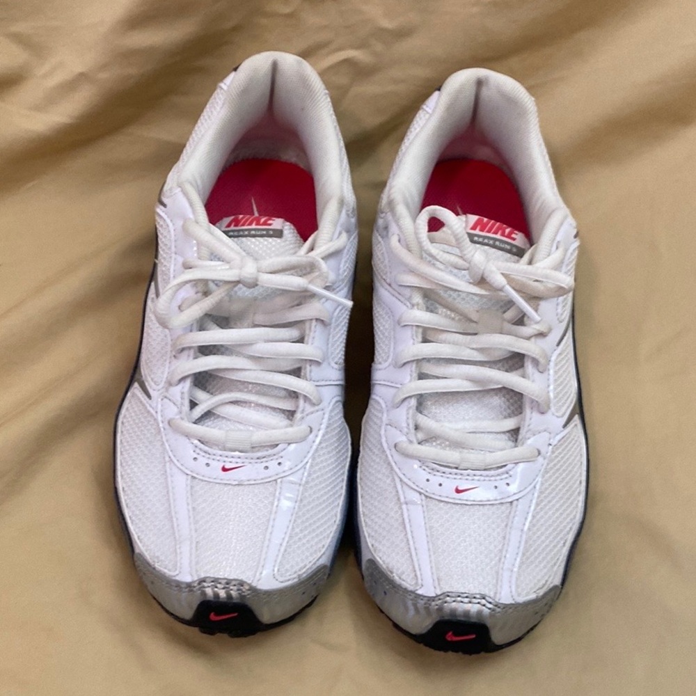 Nike Reax Run 5 size 8 1/2